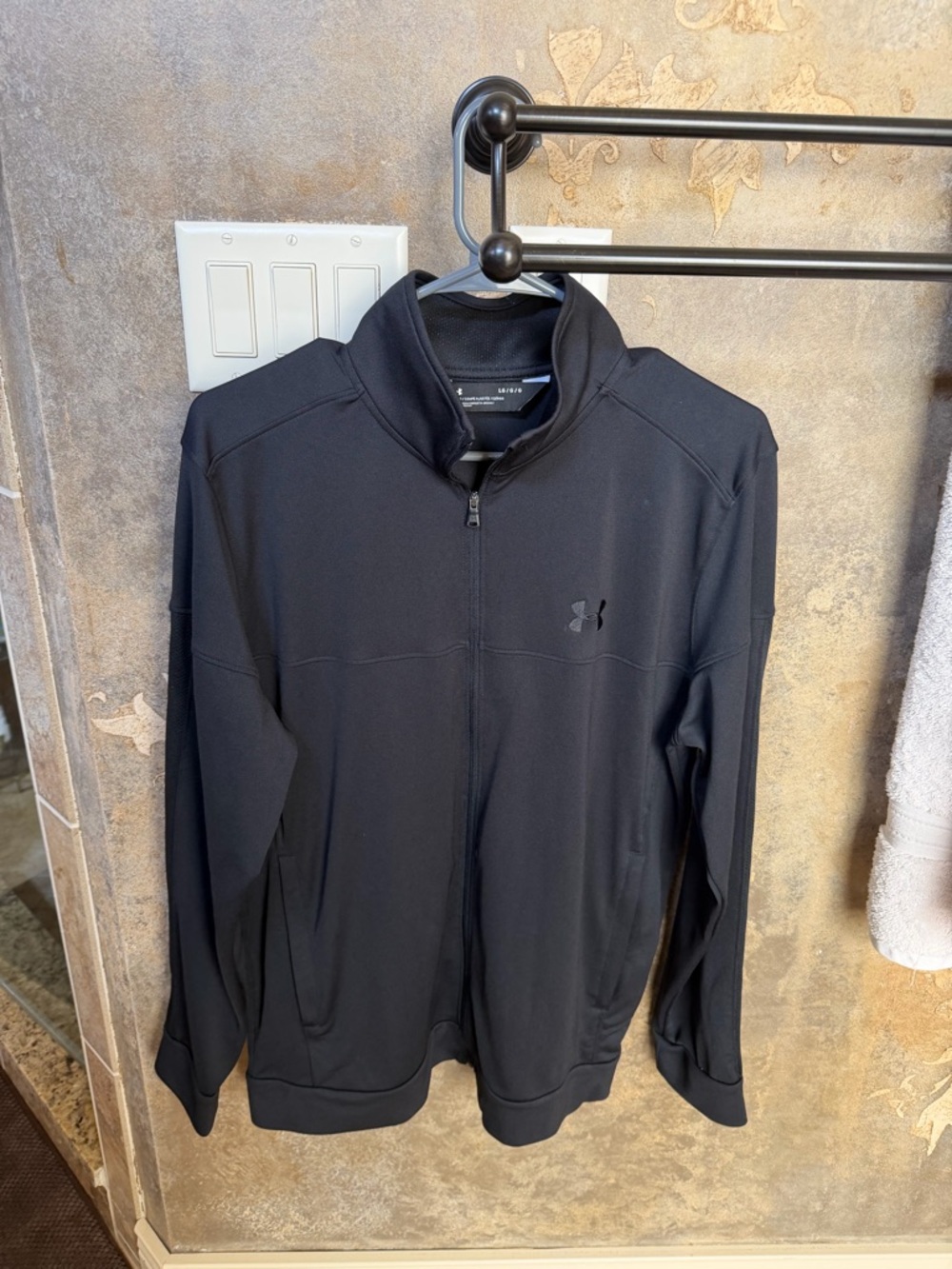 LG Men’s Black Lightweight Zip Jacket